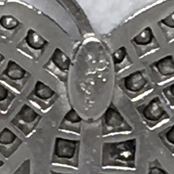 Vintage Keyes Maple Leaf Crystal Brooch, Canadian - Picture 2 of 3